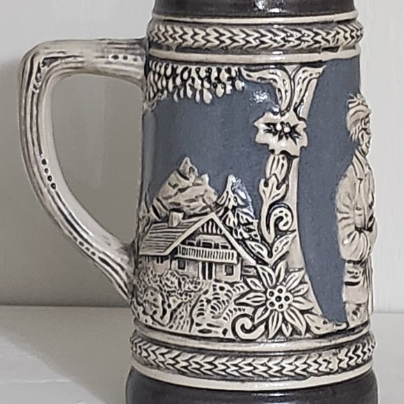 Vintage Mini Gerzit Beer Stein With German Couple and Mountain Village Scene - Picture 1 of 9